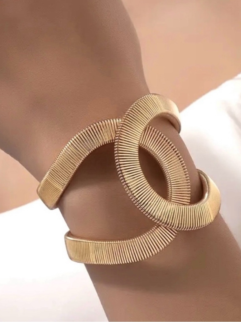 Like NEW | Women’s Metal Hinged Bangle Bracelet